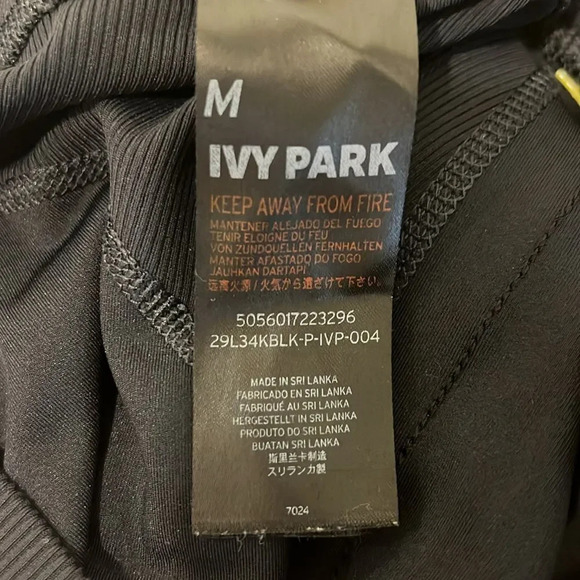 Leggings - IVY PARK - Size Medium - Picture 5 of 6